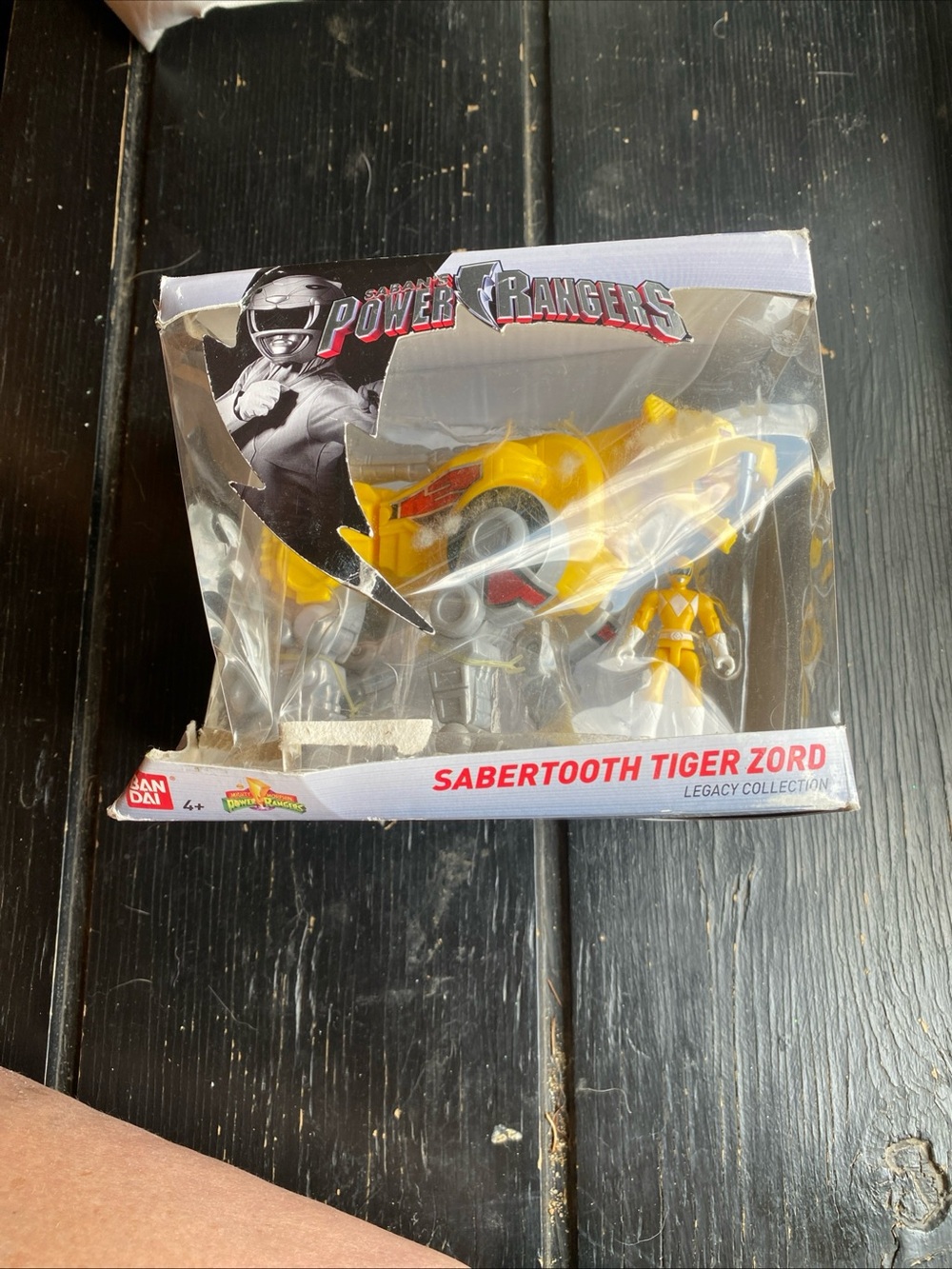 Power Ranger Sabertooth Tiger Zord & Yellow Ranger Pack